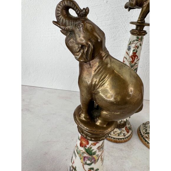 Vintage Chinoiserie Ceramic Obelisk Set 3 Brass Elephant Finials Famille Rose - Picture 4 of 16